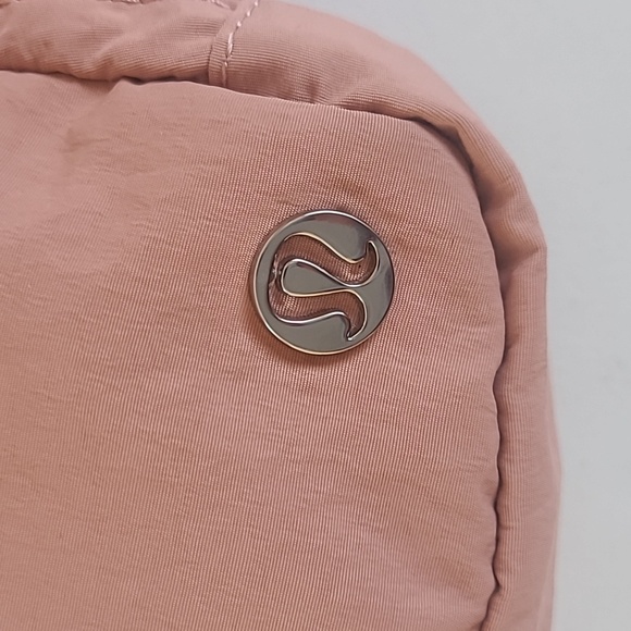 Lululemon Everywhere Belt Bag 1L Pastel Pink - Picture 14 of 14